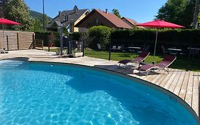 Les 4 Flocons, Avec Piscine Exterieure Chauffee A 100M Du Lac Et Du Centre , Wifi, Parking, Sauna